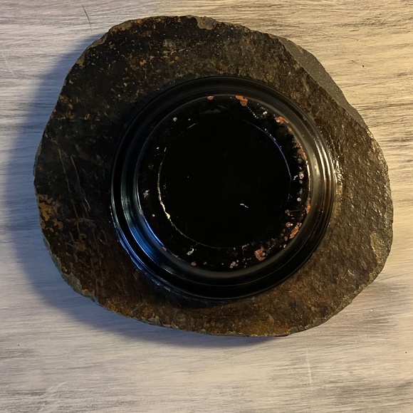 Stone Flower Frog - Floral Arrangement Tool - Picture 3 of 7